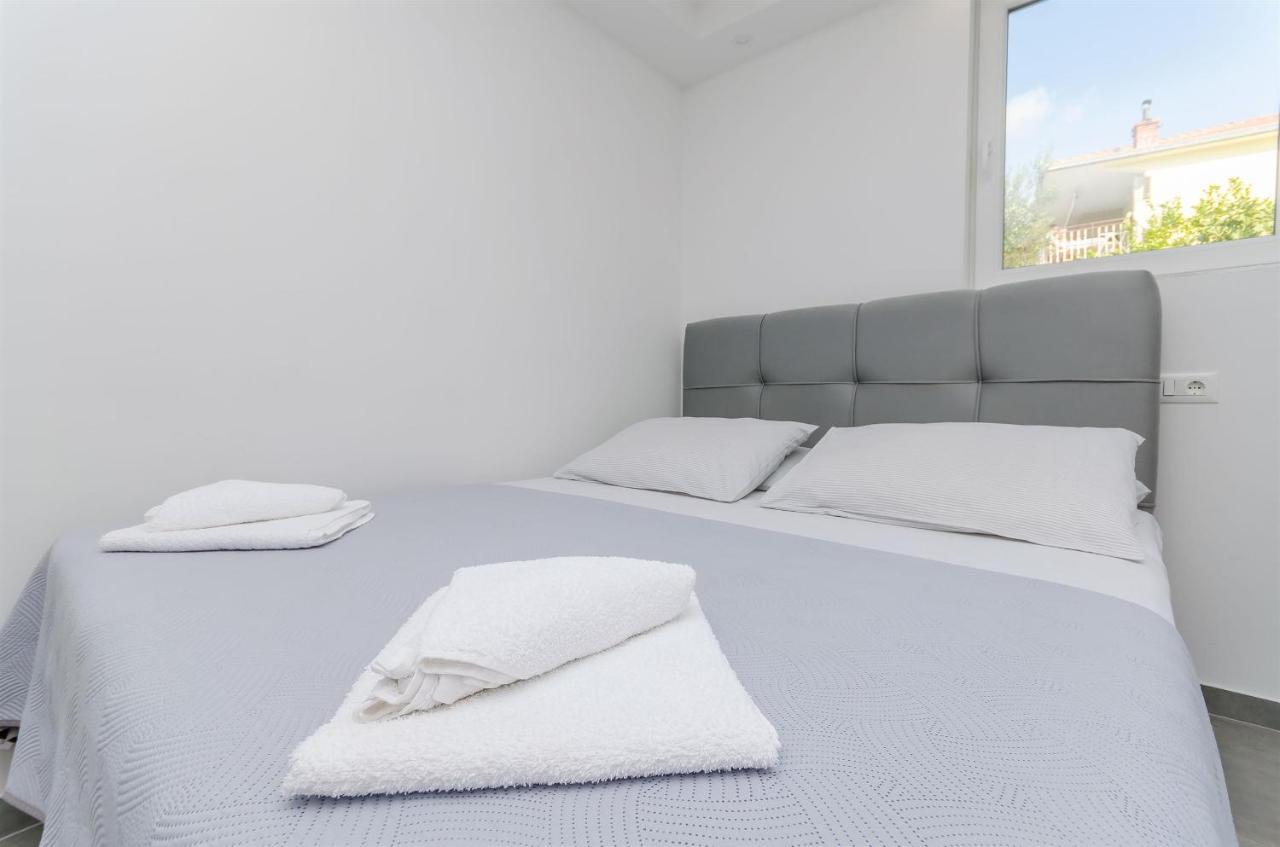 Apartments Milan Рогозница Экстерьер фото