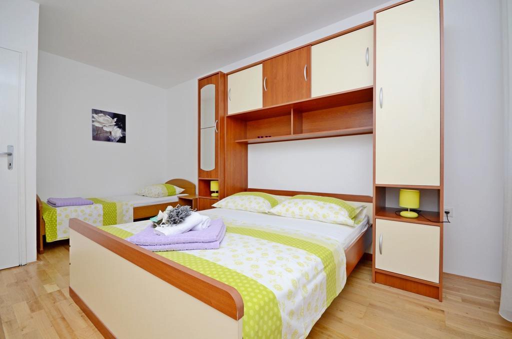 Apartments Milan Рогозница Экстерьер фото